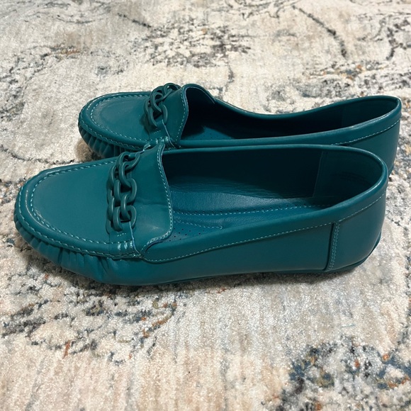Turquoise Leather Loafers Sz 9W - Picture 4 of 7